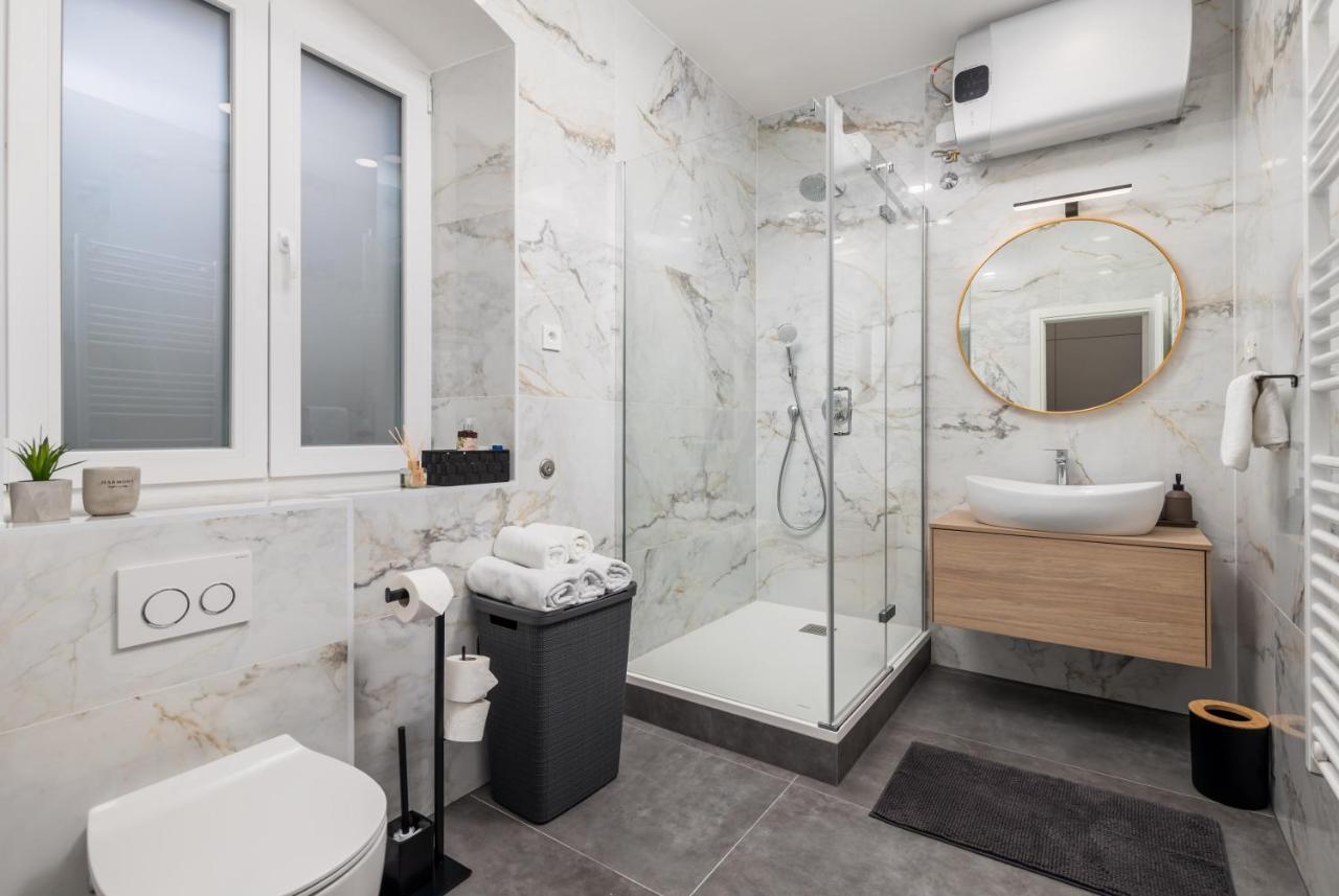 Area2 Center Luxury Apartment Риека Экстерьер фото