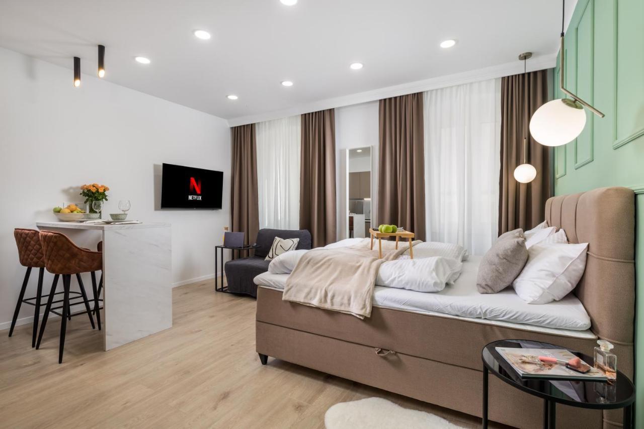Area2 Center Luxury Apartment Риека Экстерьер фото