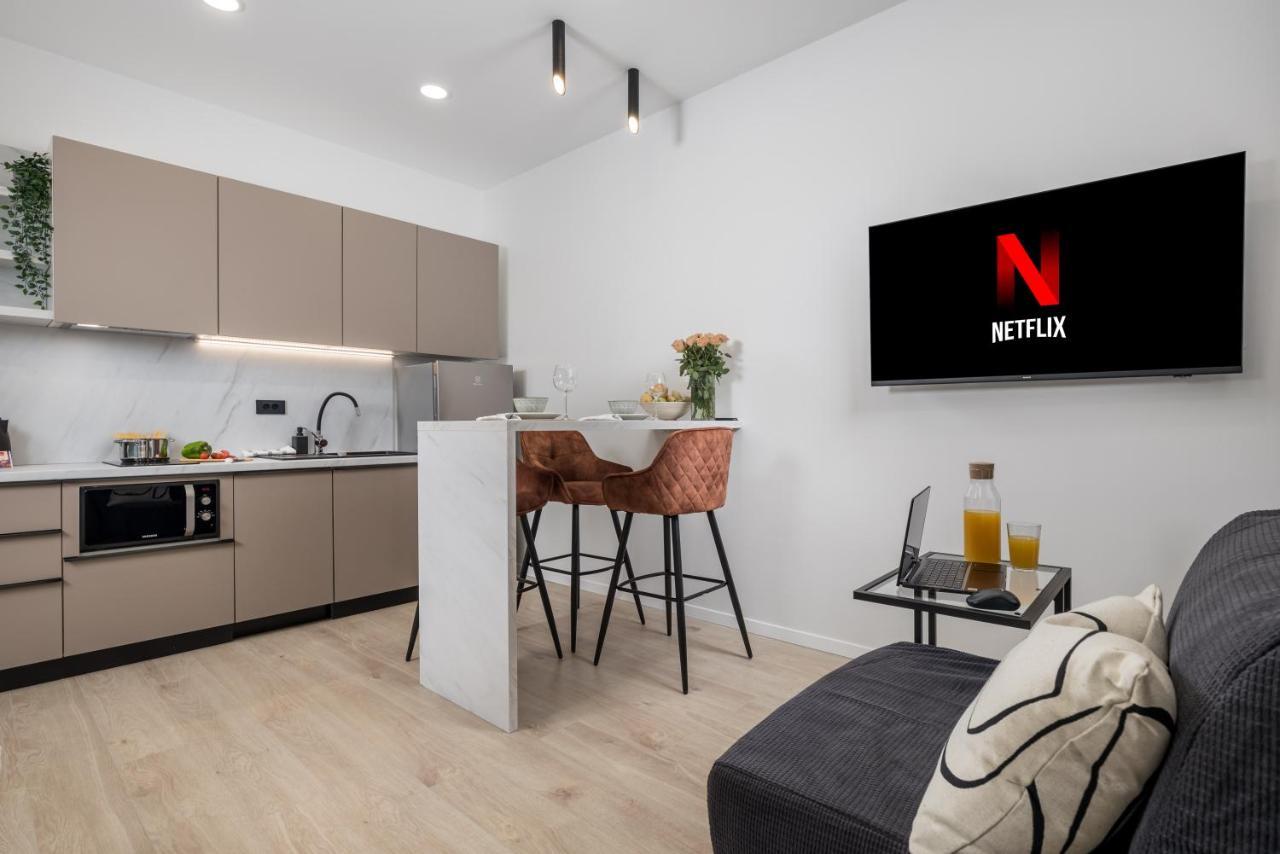 Area2 Center Luxury Apartment Риека Экстерьер фото